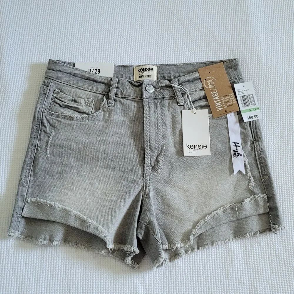 Kensie Jeans👖 Vintage Luxe Moonlight🌙 Denim Shorts - NWT